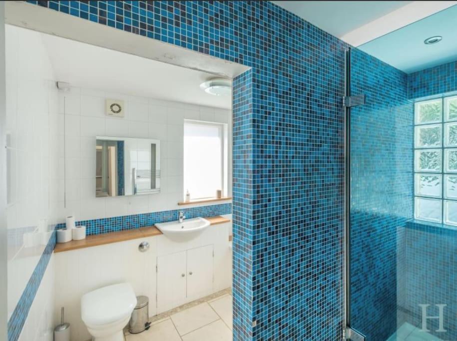 The Old Boat House, Seaview - Seafront Three Bedroom Cottage With Separate Two Bedroom Annexe Luaran gambar