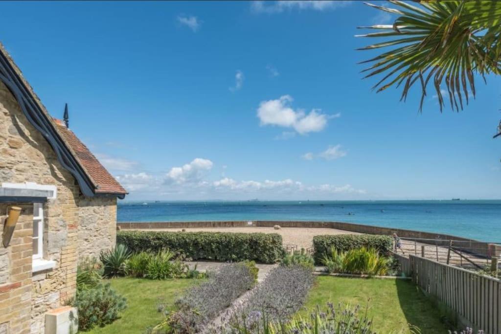 The Old Boat House, Seaview - Seafront Three Bedroom Cottage With Separate Two Bedroom Annexe Luaran gambar